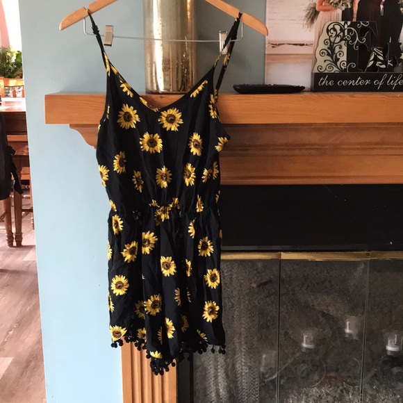 Sunflower Romper - Picture 2 of 6